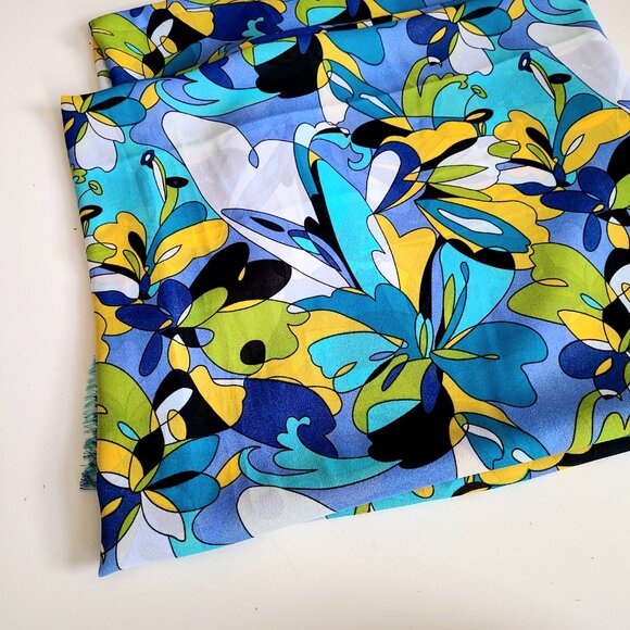 Blue and yellow vibrant colors sewing fabric. - Picture 3 of 8